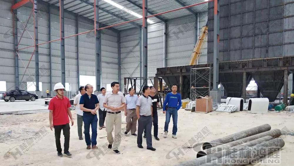 桂林鴻程人造崗石設(shè)備 HLMX1700超細(xì)立磨人造崗石磨粉機(jī)生產(chǎn)線 桂林鴻程人造崗石設(shè)備 HLMX1700超細(xì)立磨人造崗石磨粉機(jī)生產(chǎn)線