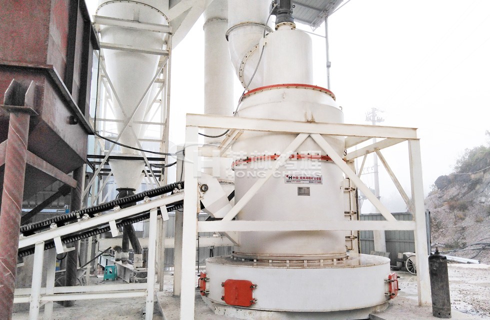 粘土粉磨機(jī) HC1700縱擺磨粉機(jī) 粘土粉磨機(jī) HC1700縱擺磨粉機(jī)