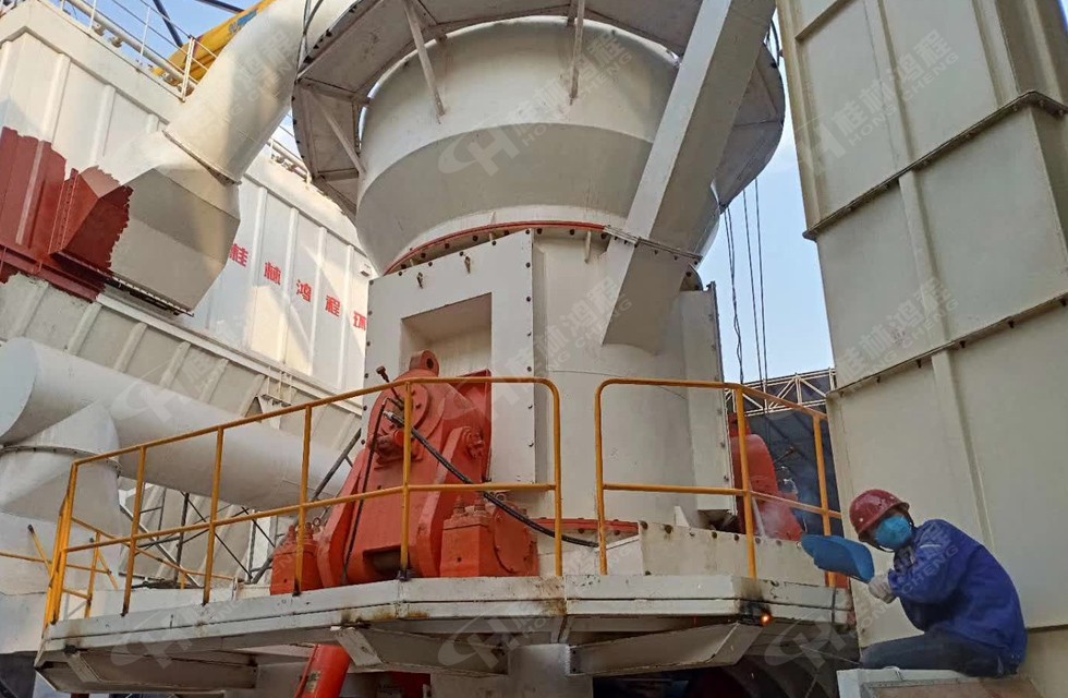 30萬噸高爐渣立磨，HLM1700爐渣立磨機(jī)