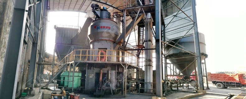 桂林鴻程年產(chǎn)20萬噸高爐礦渣微粉生產(chǎn)設(shè)備實拍:HLM礦渣微粉立磨機 桂林鴻程年產(chǎn)20萬噸高爐礦渣微粉生產(chǎn)設(shè)備實拍:HLM1700礦渣微粉立磨機