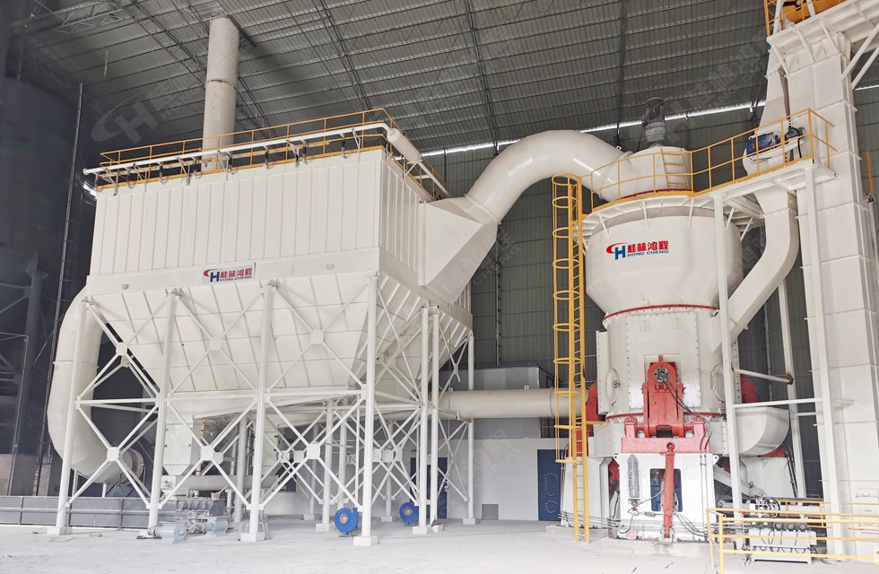 hlm2600石灰石原料立磨 產(chǎn)石粉325目D90 41噸/時 設(shè)備地點:廣西柳州 hlm2600石灰石原料立磨 產(chǎn)石粉325目D90 41噸/時 設(shè)備地點:廣西柳州