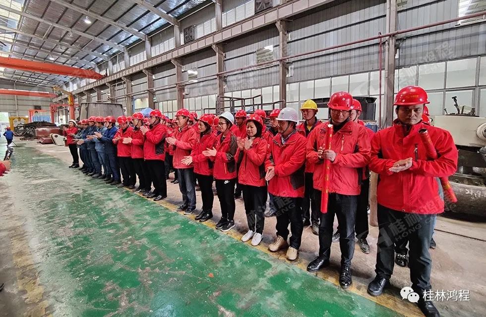 里程碑！桂林鴻程自主研發(fā)HC3000全球大型雷蒙磨正式投入市場！