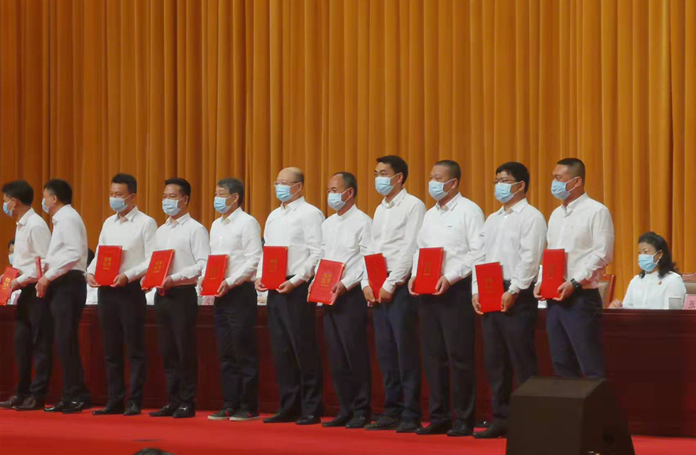 實(shí)力彰顯！全市工業(yè)振興大會(huì)召開，桂林鴻程斬獲多項(xiàng)榮譽(yù)